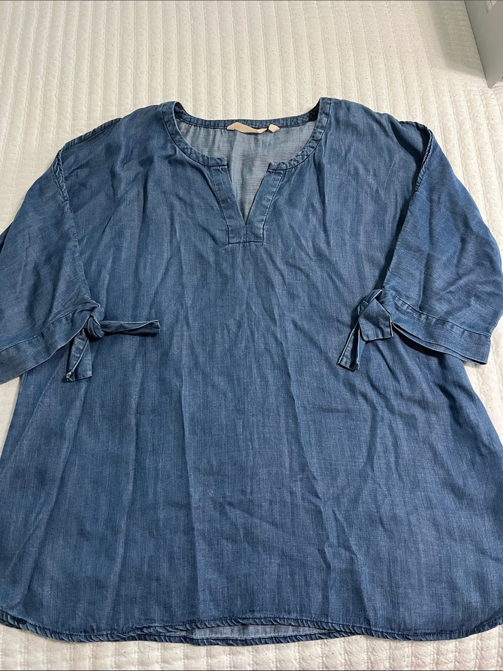 Soft Surroundings Blue Denim-Style Short Sleeve Shirt with Tie Sleeves
